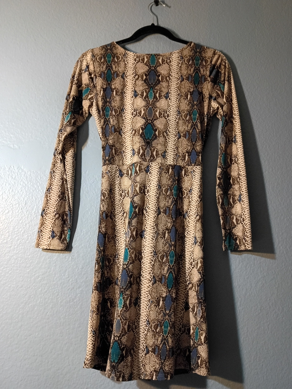 Snakeskin-Print Mini Dress with Teal Accents - Picture 2 of 3